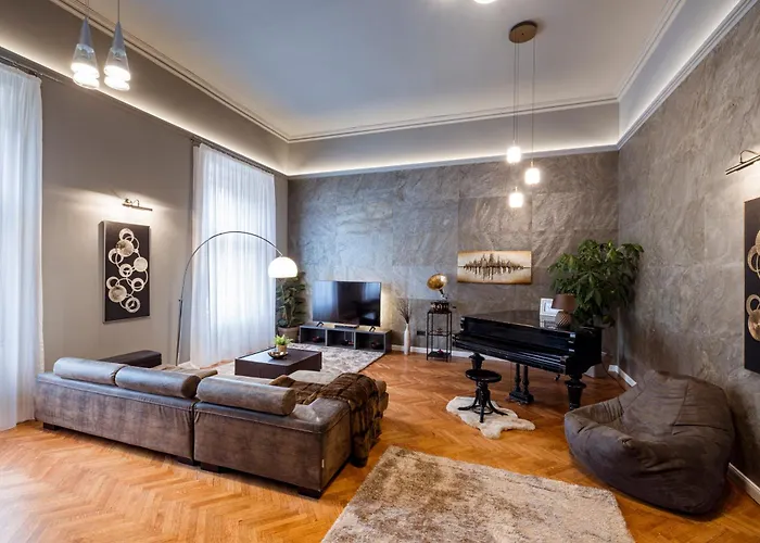 Andrassy Avenue 24 De Lux